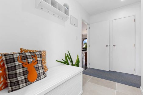 Photo of property in 90 Collingwood Road, Waiuku, 2123