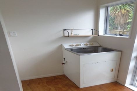 Photo of property in 1/11 Mona Vale, West Harbour, Auckland, 0618