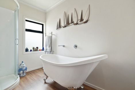 Photo of property in 1/7 Kathleen Place, Rainbow Point, Taupo, 3330