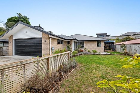 Photo of property in 11 Frederick Place, Whalers Gate, New Plymouth, 4310