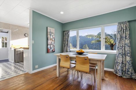 Photo of property in 305 Forest Hill Road, Waiatarua, Auckland, 0612