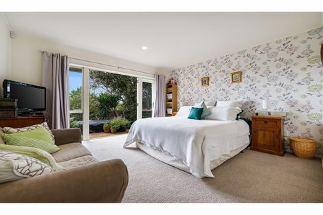 Photo of property in 36 Kohanga Road, Mangere Bridge, Auckland, 2022