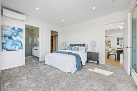 Photo of property in 40a The Esplanade, Eastern Beach, Auckland, 2012