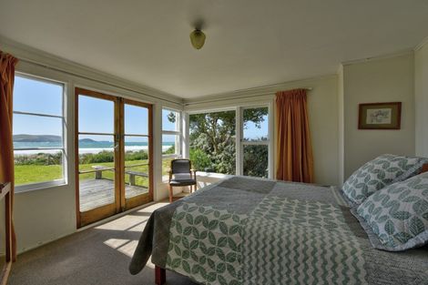 Photo of property in 501 Waikawa Curio Bay Road, Curio Bay, Tokanui, 9884