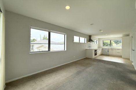 Photo of property in 16 Normandy Place, Henderson, Auckland, 0610