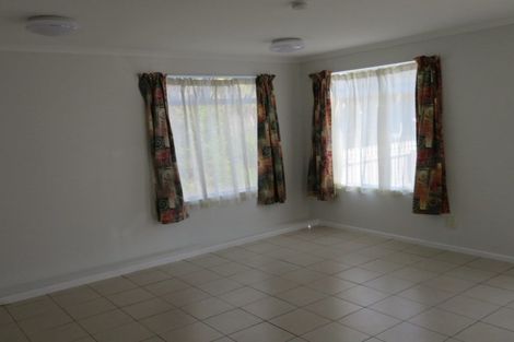 Photo of property in 1/31 Becroft Drive, Forrest Hill, Auckland, 0620