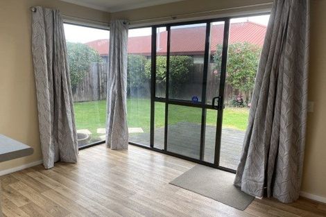 Photo of property in 2/32 Briarmont Street, Avondale, Christchurch, 8061