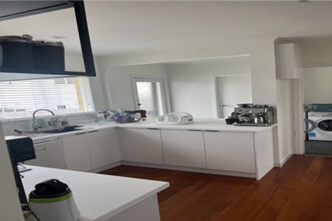 Photo of property in 8 Glenfield Road, Birkenhead, Auckland, 0626