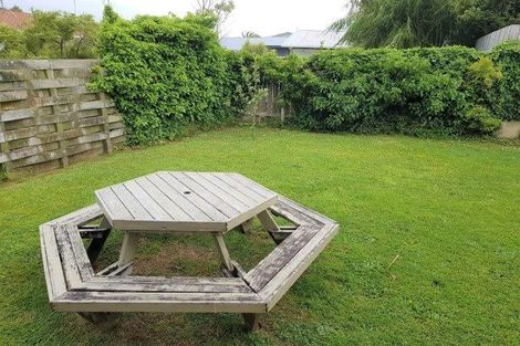 Photo of property in 86 Omapere Street, Whitby, Porirua, 5024