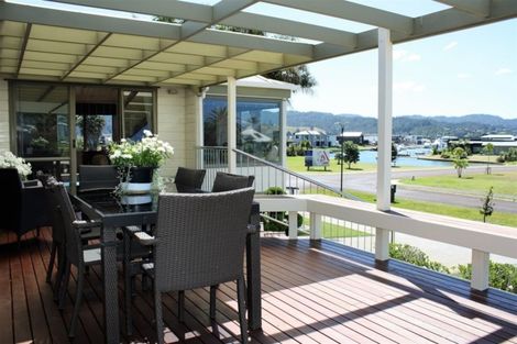 Photo of property in 336 Waterways Parade, Pauanui, Hikuai, 3579