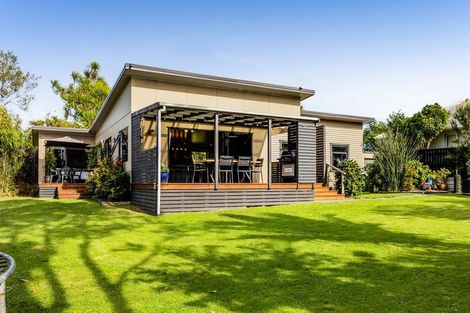 Photo of property in 6 Moana Crescent, Blagdon, New Plymouth, 4310