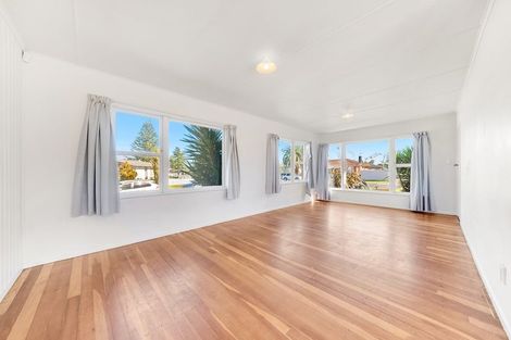 Photo of property in 2 Belgrave Place, Papakura, 2110