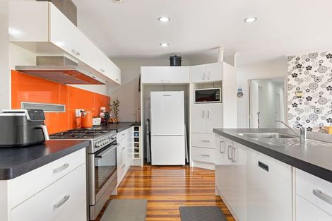 Photo of property in 9 Patea Place, Terrace End, Palmerston North, 4410