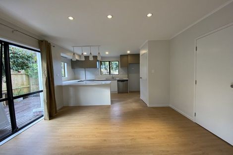 Photo of property in 107 Weatherly Road, Torbay, Auckland, 0630
