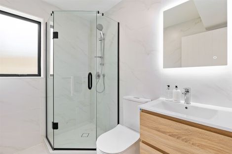 Photo of property in 1b Lemon Grove Lane, Greenhithe, Auckland, 0632