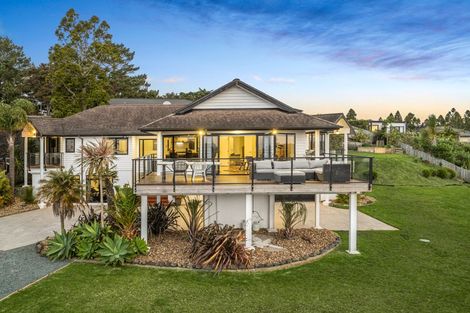 Photo of property in 5 Ti Tree Lane, Stanmore Bay, Whangaparaoa, 0932