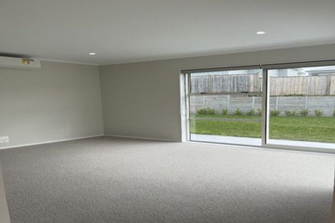 Photo of property in 20 Onekura Street, Red Beach, 0932