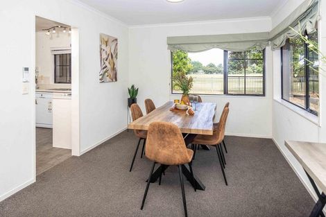 Photo of property in 11 Greenough Place, Rototuna, Hamilton, 3210