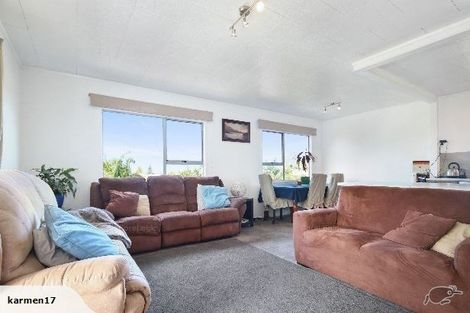 Photo of property in 11 Landsdale Place, Massey, Auckland, 0614