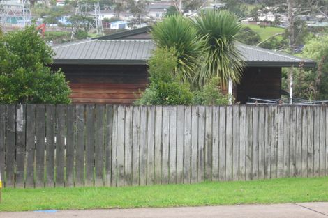 Photo of property in 3/99 Triangle Road, Massey, Auckland, 0614