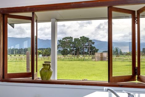 Photo of property in 90 Settlement Road, Morison Bush, Greytown, 5794