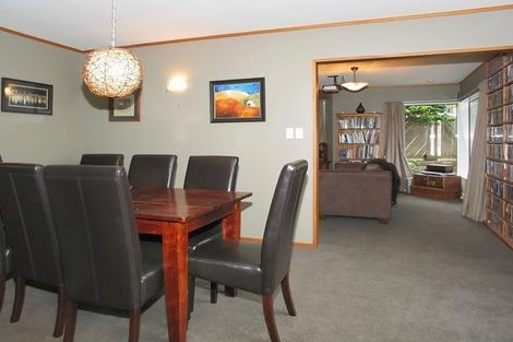 Photo of property in 32 Burbank Crescent, Churton Park, Wellington, 6037