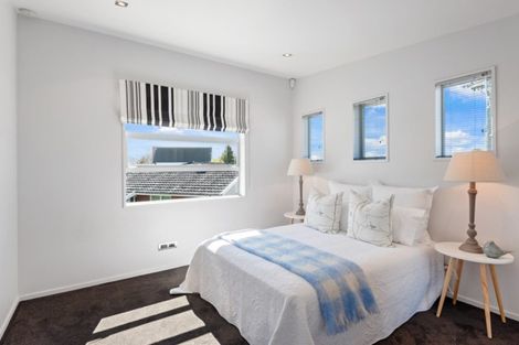 Photo of property in 19 Penhelig Place, Burnside, Christchurch, 8053