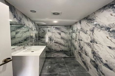 Photo of property in 4b Mirrabooka Avenue, Botany Downs, Auckland, 2010