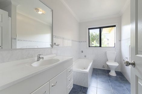 Photo of property in 10 Quattro Avenue, Flat Bush, Auckland, 2019