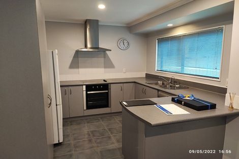 Photo of property in 25j Youngs Road, Papakura, 2110