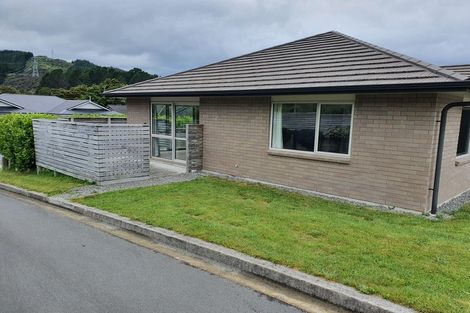 Photo of property in 73 Riverstone Drive, Riverstone Terraces, Upper Hutt, 5018