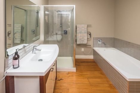 Photo of property in 18 Grey Street, College Estate, Whanganui, 4500