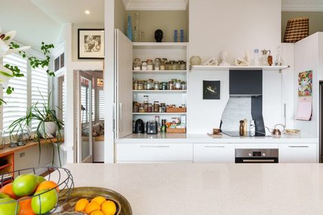 Photo of property in 114 Cliffs Road, Saint Clair, Dunedin, 9012