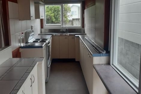 Photo of property in 37d Paramu Avenue, Birkdale, Auckland, 0626