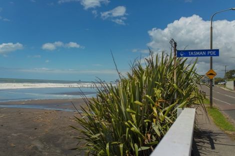 Photo of property in 36b Tasman Parade, Oakura, 4314