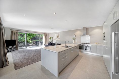 Photo of property in 4 Verley Rise, East Tamaki Heights, Auckland, 2016