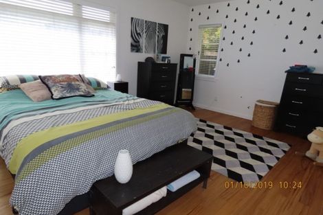 Photo of property in 225 Titirangi Road, Titirangi, Auckland, 0604