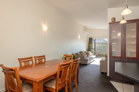 Photo of property in 2 Landsdowne Terrace, Karori, Wellington, 6012