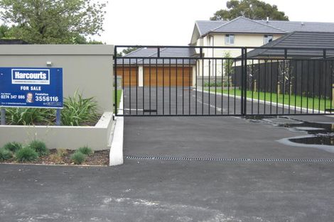 Photo of property in 19 Clyde Road, Upper Riccarton, Christchurch, 8041