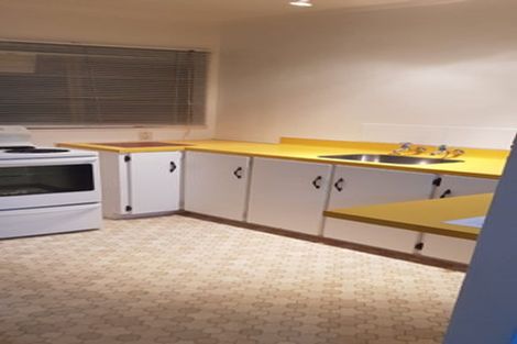 Photo of property in 2/39 Kinloch Place, Papakowhai, Porirua, 5024