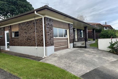 Photo of property in 2/40 Gills Avenue, Papakura, 2110