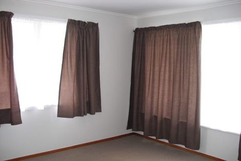 Photo of property in 140 Luckens Road, West Harbour, Auckland, 0618