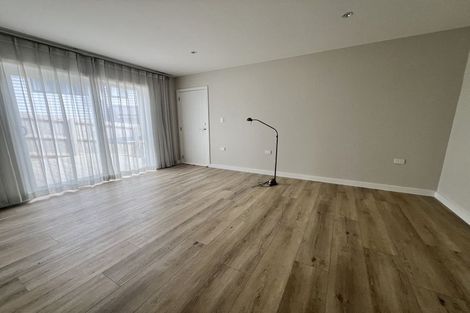 Photo of property in 8 Hooten Place, Oteha, Auckland, 0632