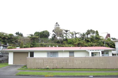 Photo of property in 2/12 Ambury Place, Merrilands, New Plymouth, 4312