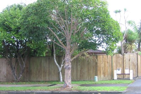 Photo of property in 1/77 Prince Regent Drive, Half Moon Bay, Auckland, 2012