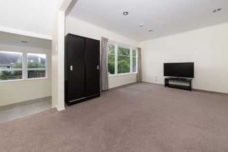 Photo of property in 17 Alma Street, Te Atatu South, Auckland, 0610