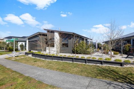 Photo of property in 15 Noumea Drive, Rangatira Park, Taupo, 3330