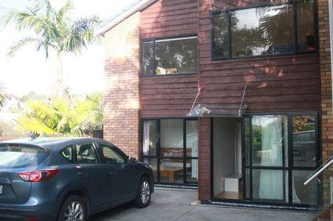 Photo of property in 2/26 Unsworth Drive, Unsworth Heights, Auckland, 0632