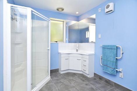 Photo of property in 2/83 Mackworth Street, Woolston, Christchurch, 8062