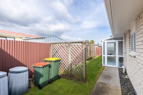 Photo of property in 2/17 Whiteley Street, Moturoa, New Plymouth, 4310